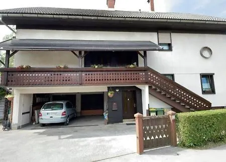 Apartma Tinkara *