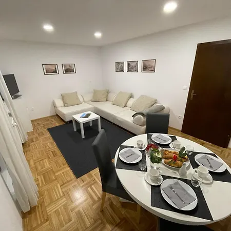 Apartma Tinkara Apartment Bled