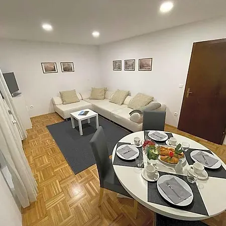 Apartma Tinkara * Bled