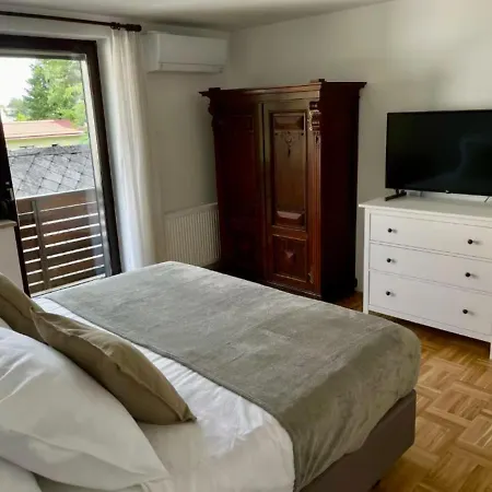 Apartma Tinkara Apartment