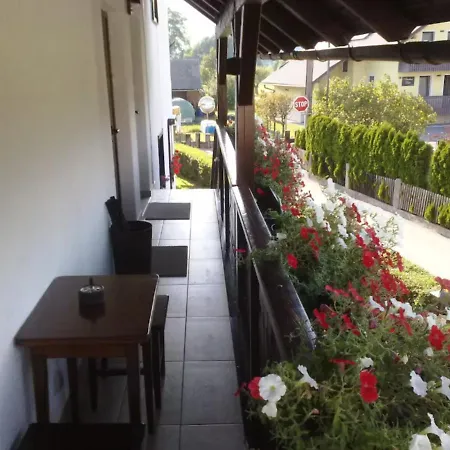 Apartma Tinkara *